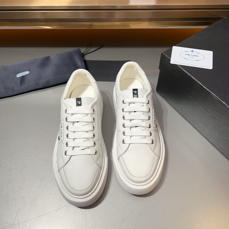 Pra*a casual shoes